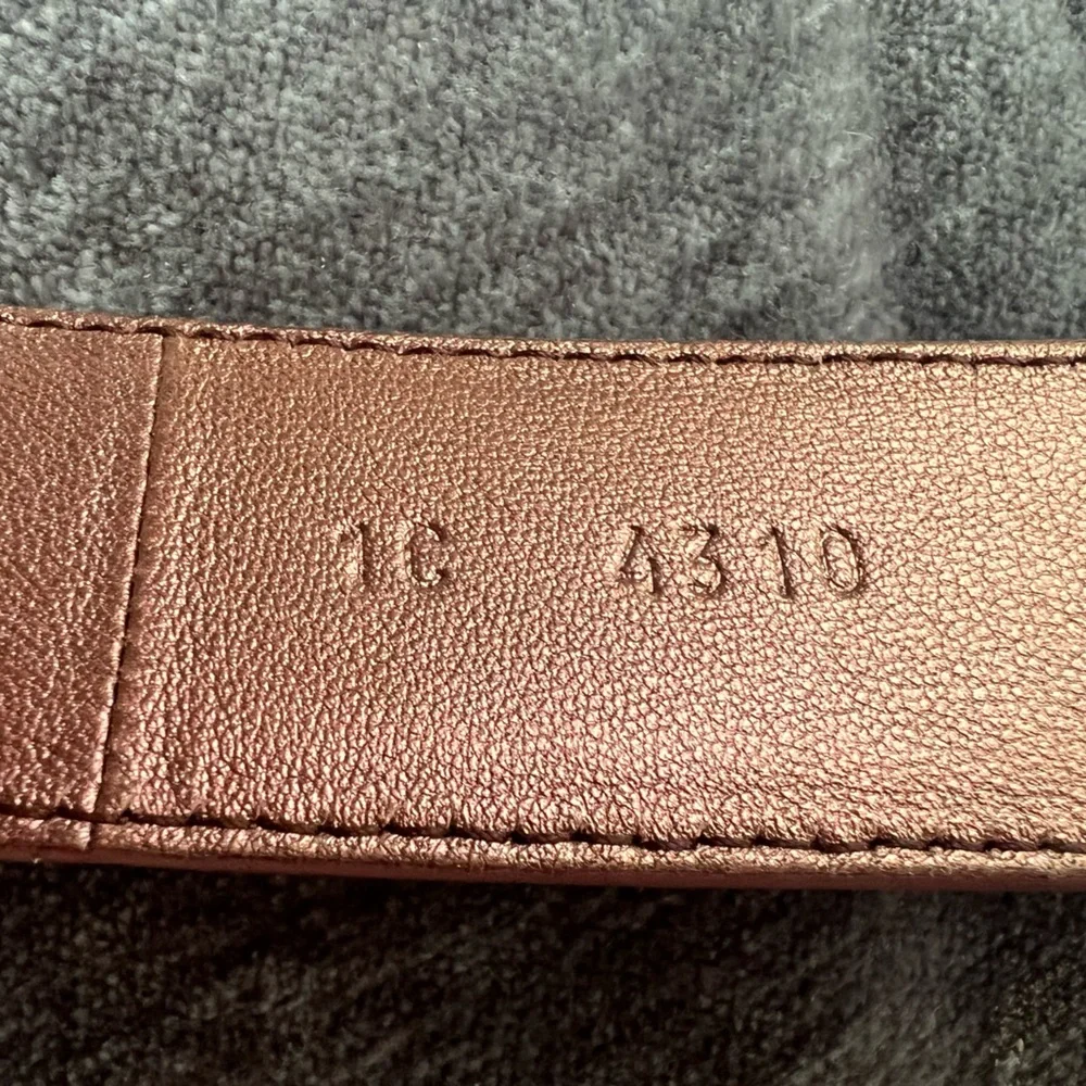 Auth. PRADA metallic dust pink leather belt with stone buckle, new without tags - Picture 8 of 13